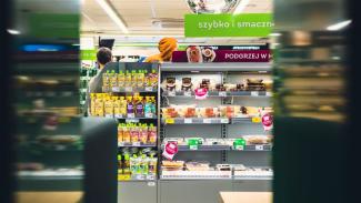 Żabka 9000, rastplats motorväg A2, 144 m2, 003