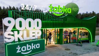 Żabka 9000, rastplats motorväg A2, 144 m2, 013